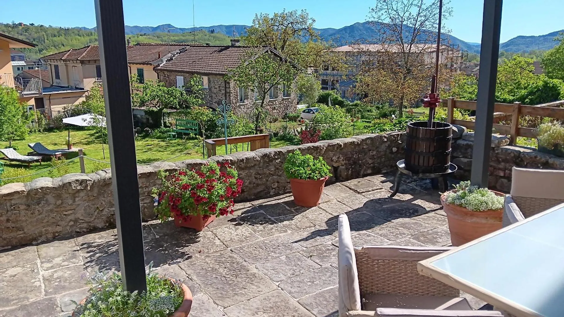 Monti Guesthouse Monti di Licciana Nardi Bed & Breakfast